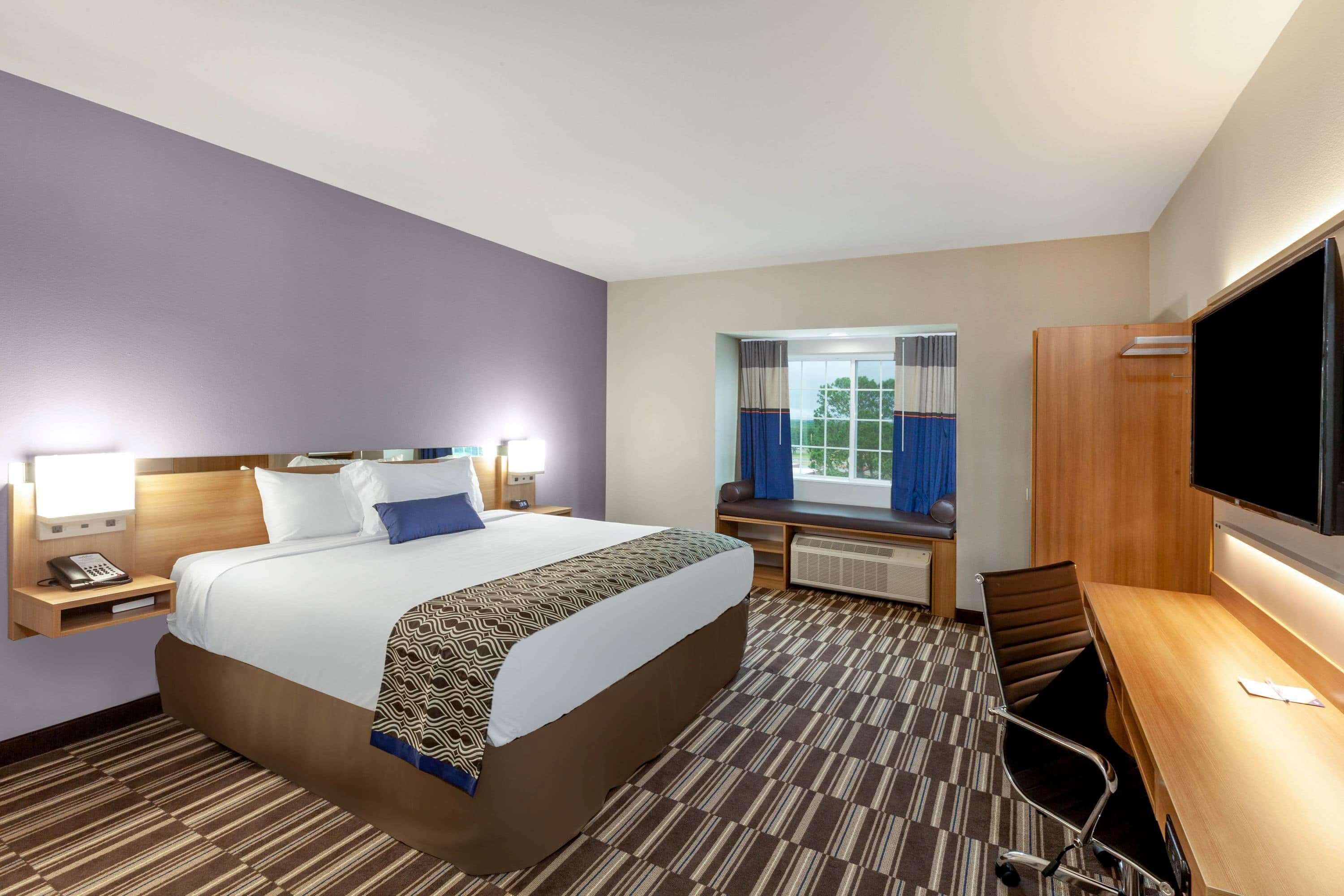 Microtel Inn & Suites By Wyndham College Station Exterior photo