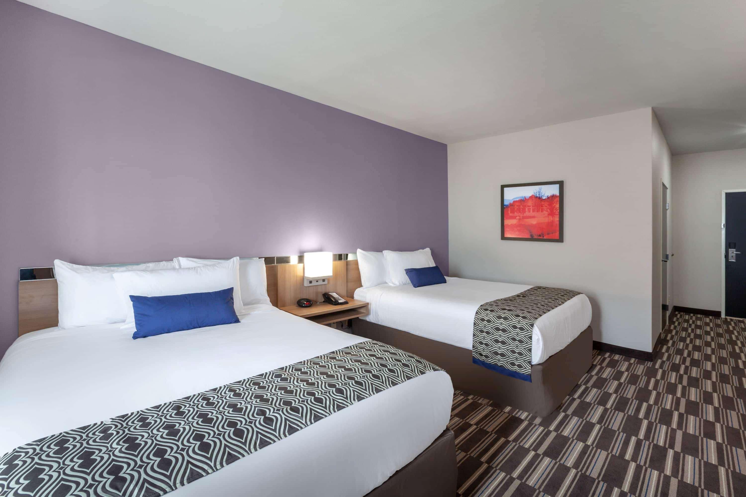 Microtel Inn & Suites By Wyndham College Station Exterior photo