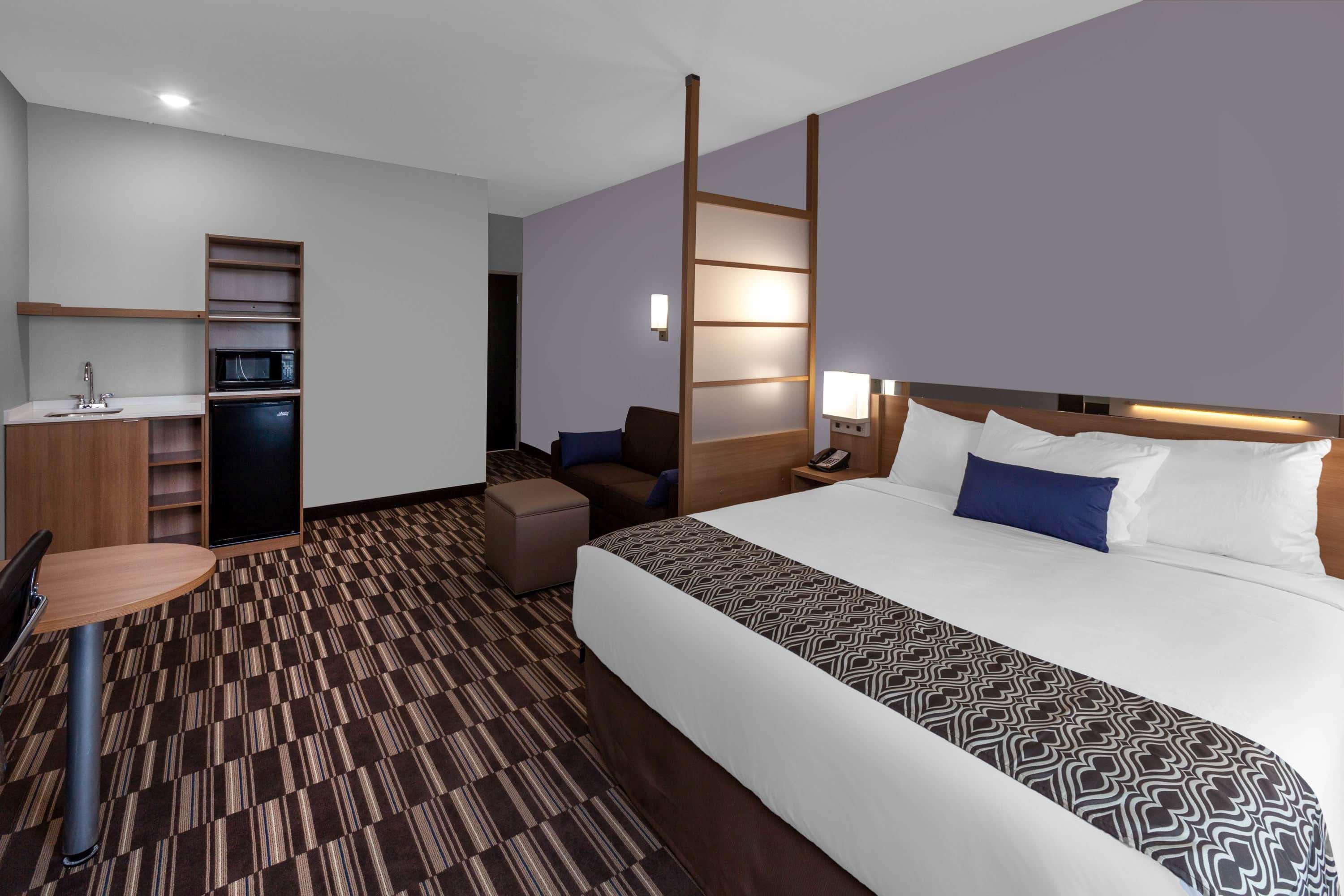Microtel Inn & Suites By Wyndham College Station Exterior photo