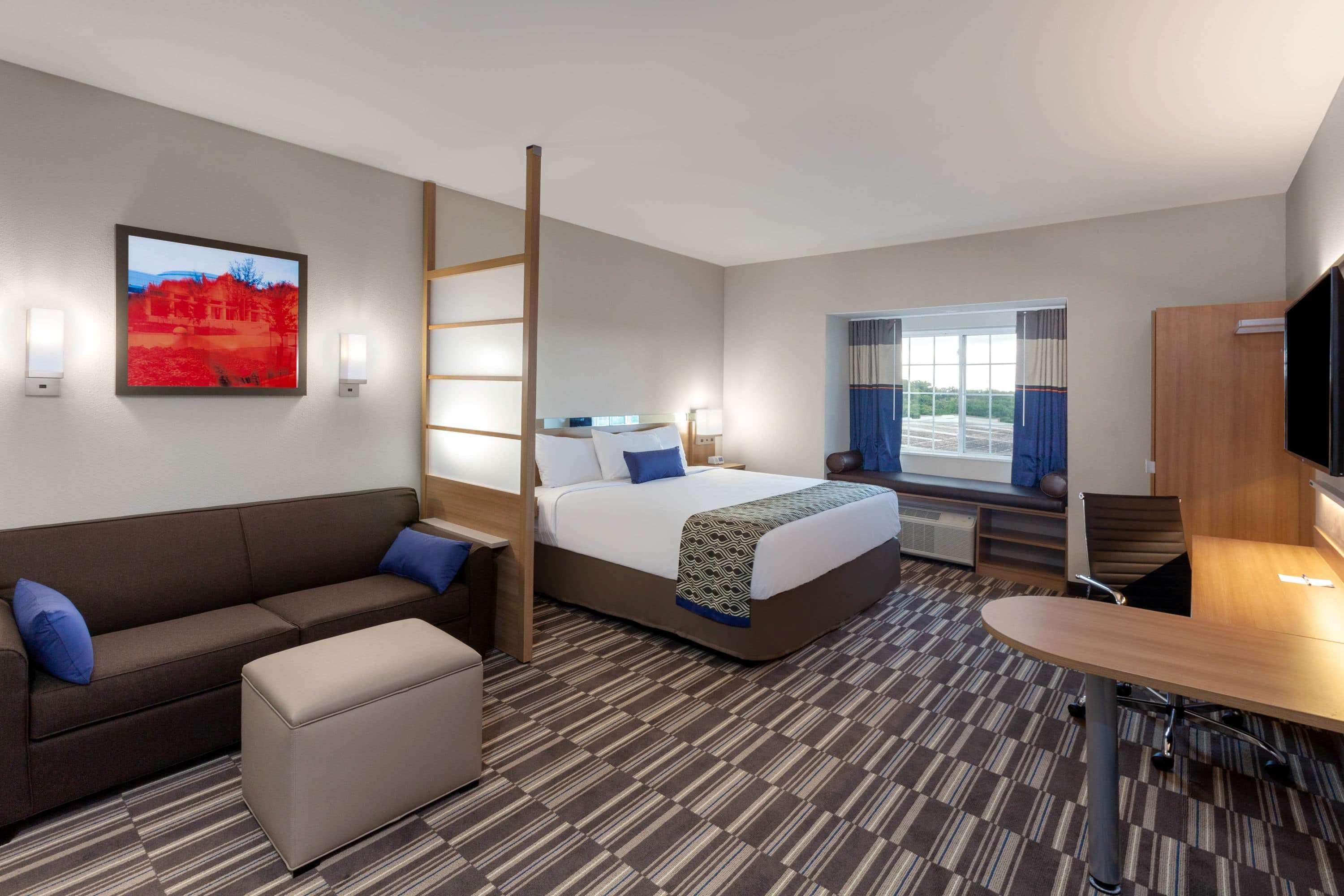 Microtel Inn & Suites By Wyndham College Station Exterior photo